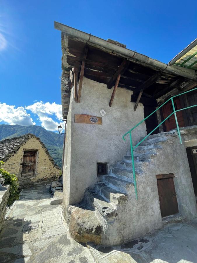 Casa Vacanze La Carbunera Villa Domodossola Eksteriør billede